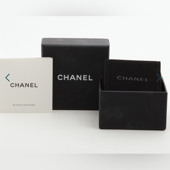 EUC Chanel earrings B24P Made in Italy - Picture 8 of 8